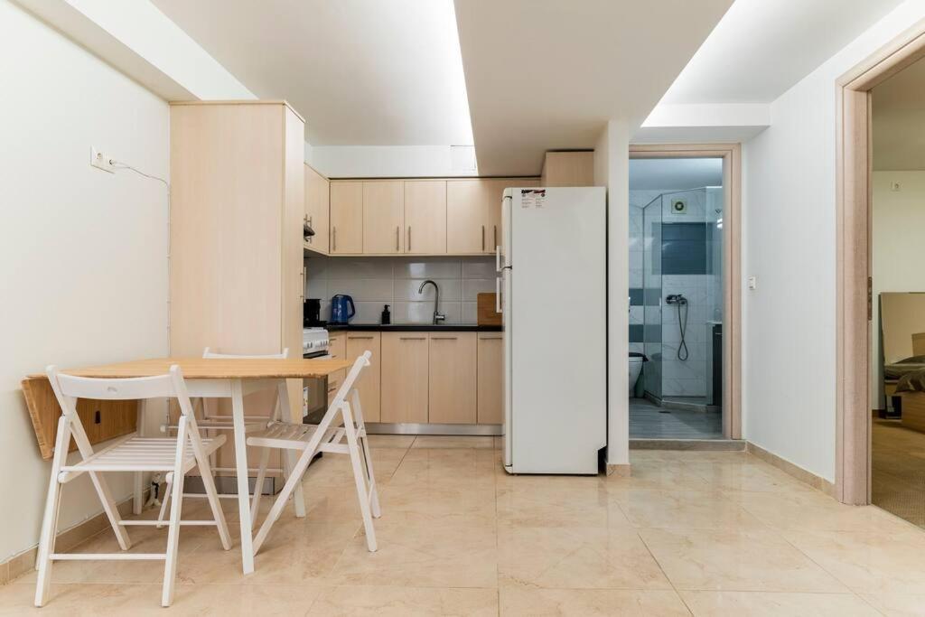 Apartment At Ano Glifada. Athens Exterior photo